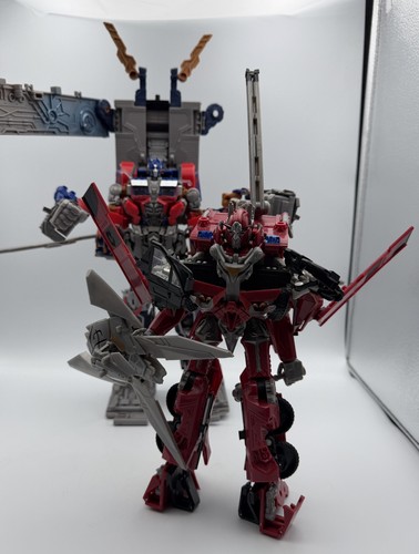 Hasbro transformers dark - hasbro,