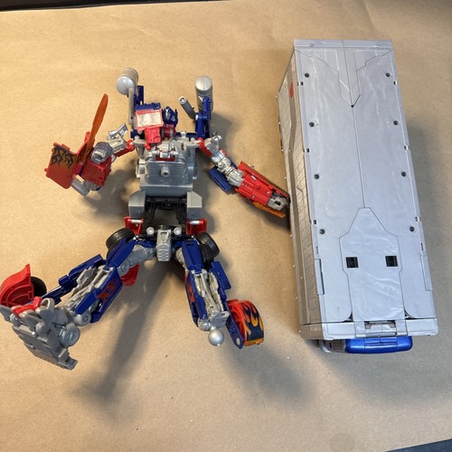 Transformers dotm ultimate - transformers,